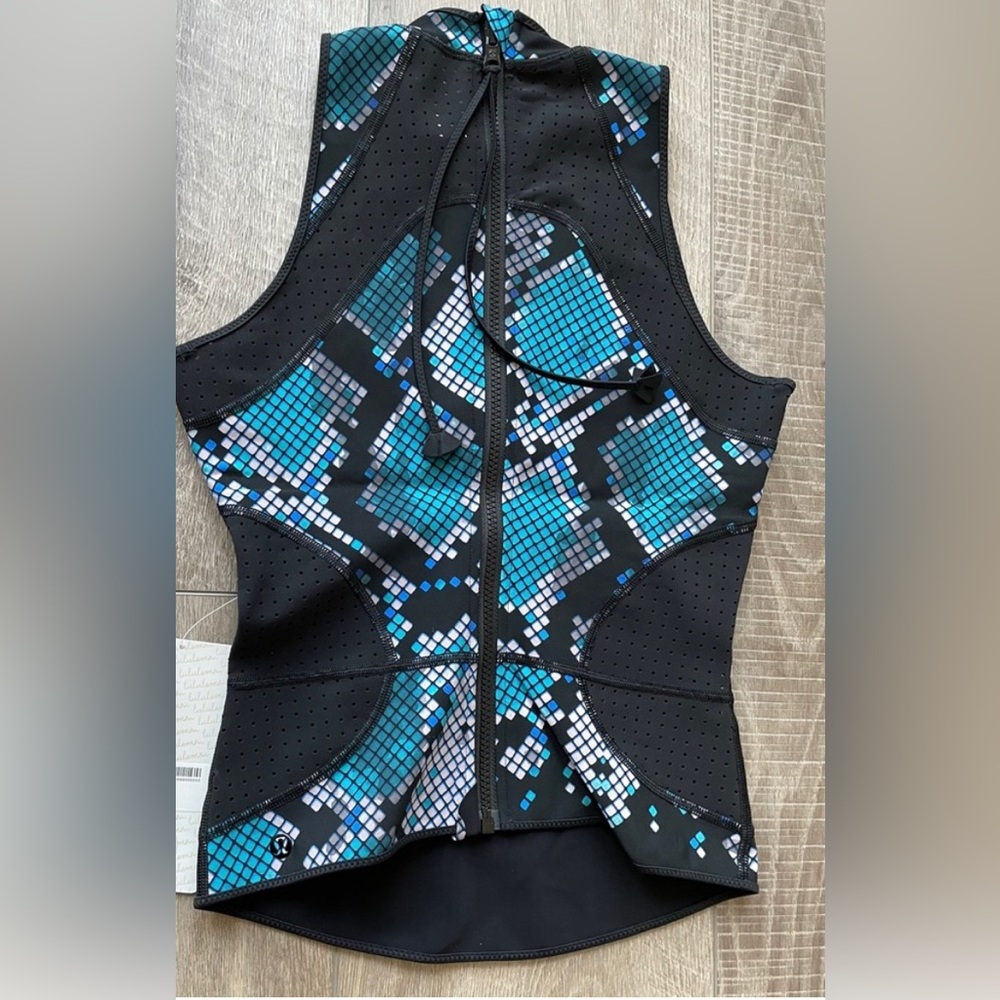 Lululemon salty swim sleeveless reversible top